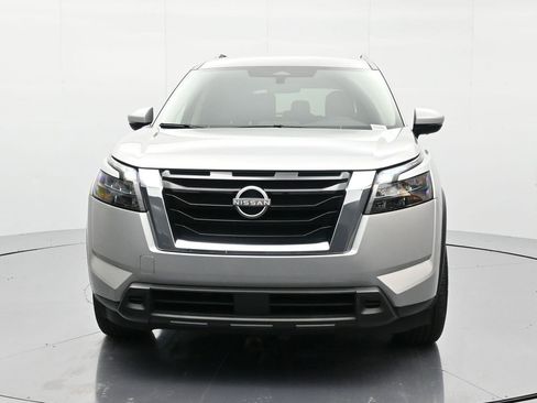 Certified 2024 Nissan Pathfinder SV image 2