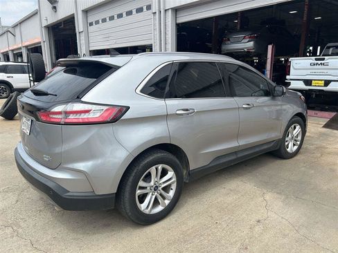 Used 2020 Ford Edge SEL w/ Convenience Package AWD/4WD image 3
