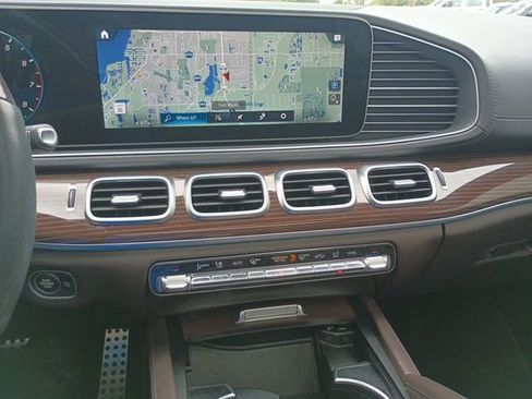 Used 2022 Mercedes-Benz GLS 450 4MATIC image 13