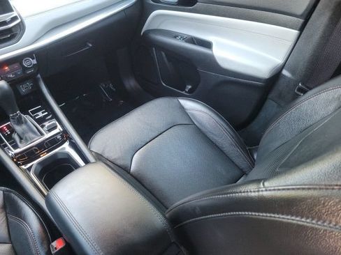 Used 2023 Jeep Compass Limited AWD/4WD image 16