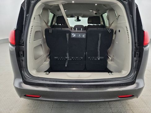 Used 2017 Chrysler Pacifica Touring FWD image 29