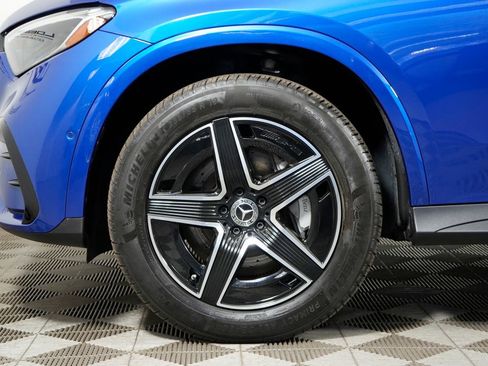 Certified 2025 Mercedes-Benz GLC 300 4MATIC image 9