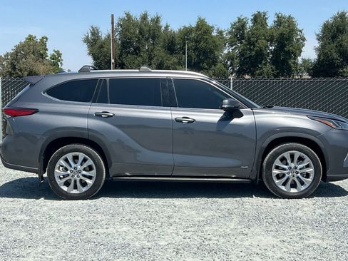 Used 2023 Toyota Highlander Limited AWD/4WD image 9