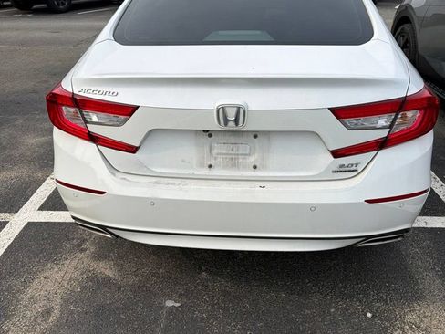 Used 2018 Honda Accord Touring image 6