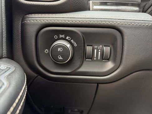 Used 2023 RAM 2500 Limited image 32