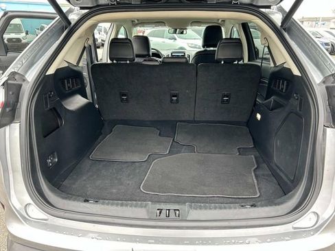 Used 2024 Ford Edge Titanium image 11