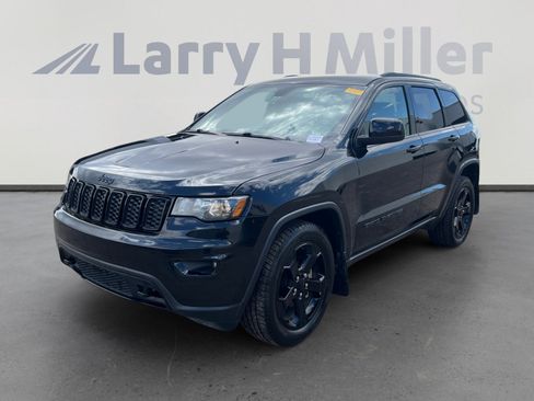 Used 2018 Jeep Grand Cherokee Laredo image 1