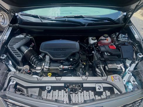 Used 2025 Cadillac XT5 Premium Luxury w/ LPO, Floor Liner Package FWD image 32