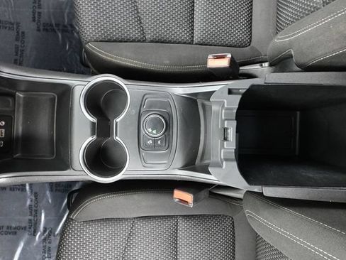 Used 2024 GMC Terrain SLE FWD image 34