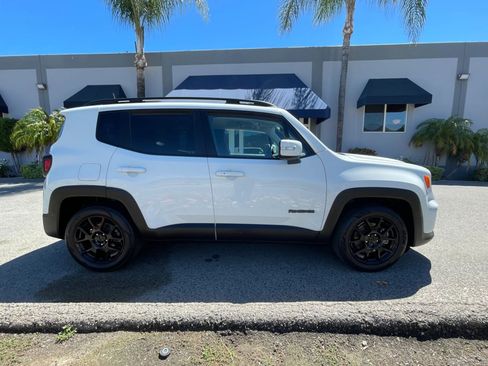 Used 2020 Jeep Renegade Altitude FWD image 4
