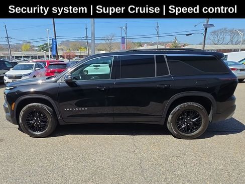 Used 2024 Chevrolet Traverse LT w/ Enhanced Driving Package image 6