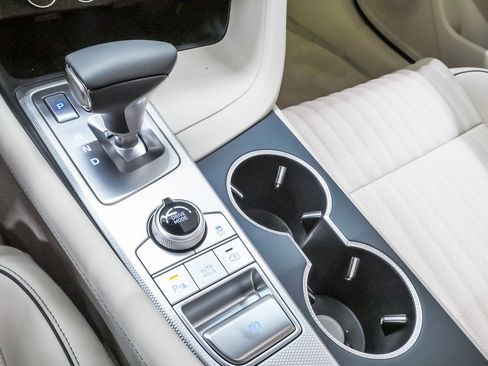 Certified 2026 Genesis G70 2.5T Prestige image 18