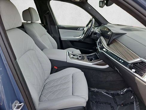 Used 2025 BMW X7 xDrive40i w/ Premium Package AWD/4WD image 29