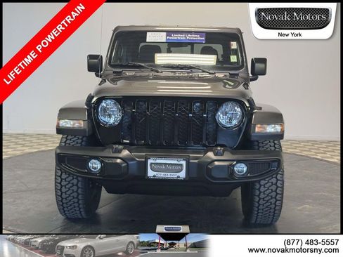 Used 2021 Jeep Gladiator Sport AWD/4WD image 2