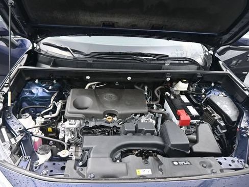 Used 2025 Toyota RAV4 XLE AWD/4WD image 12