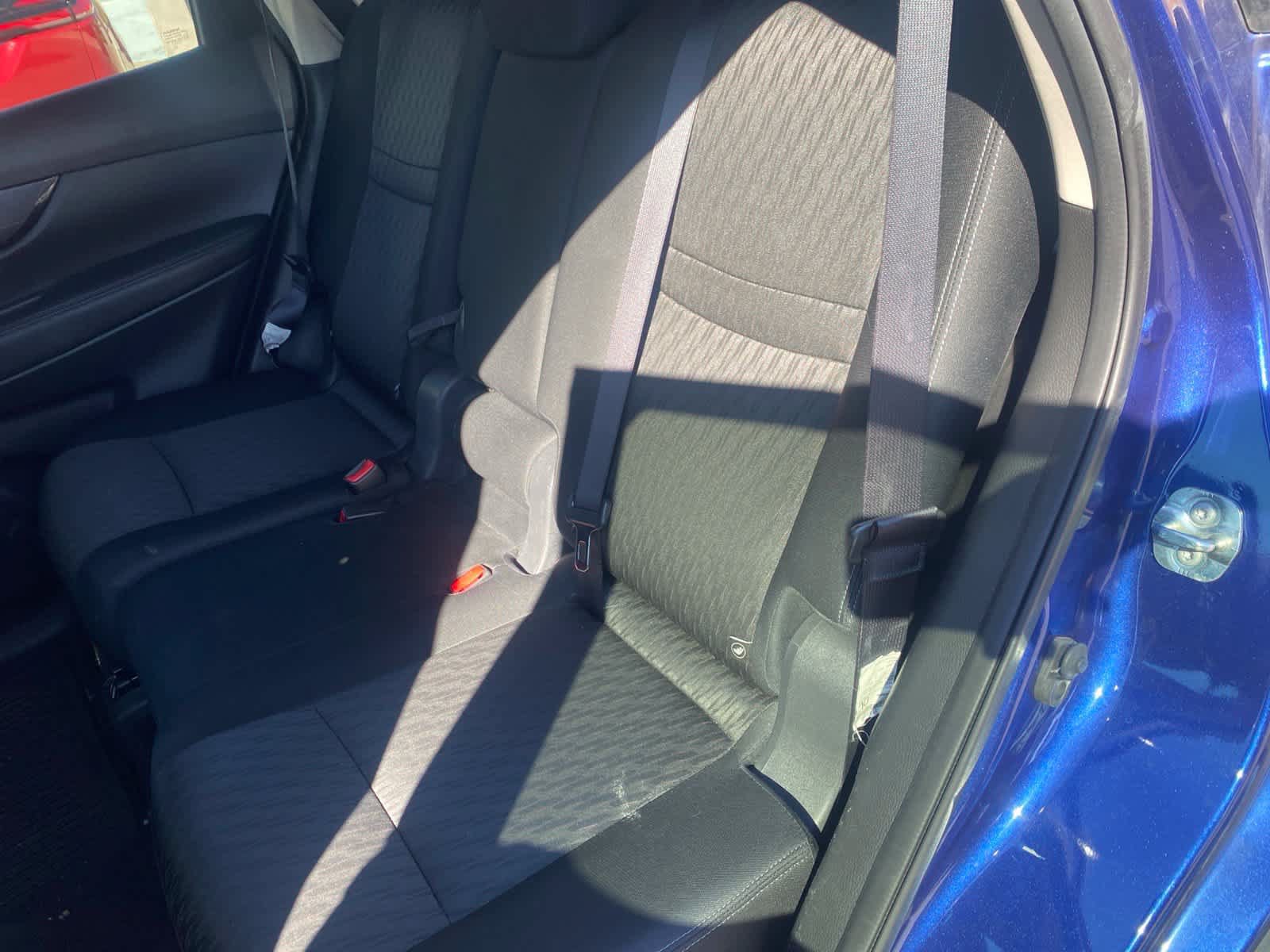 Used 2017 Nissan Rogue SV FWD image 12