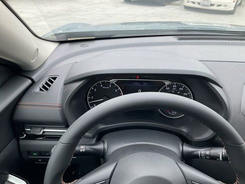 Certified 2025 Nissan Sentra SR image 26