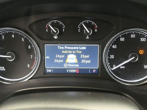 Used 2024 Buick Enclave Essence w/ Sport Touring Edition image 9