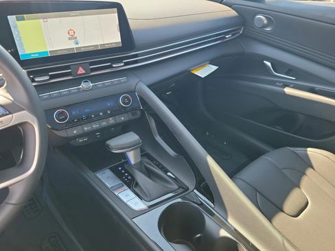 New 2026 Hyundai Elantra Limited FWD image 20