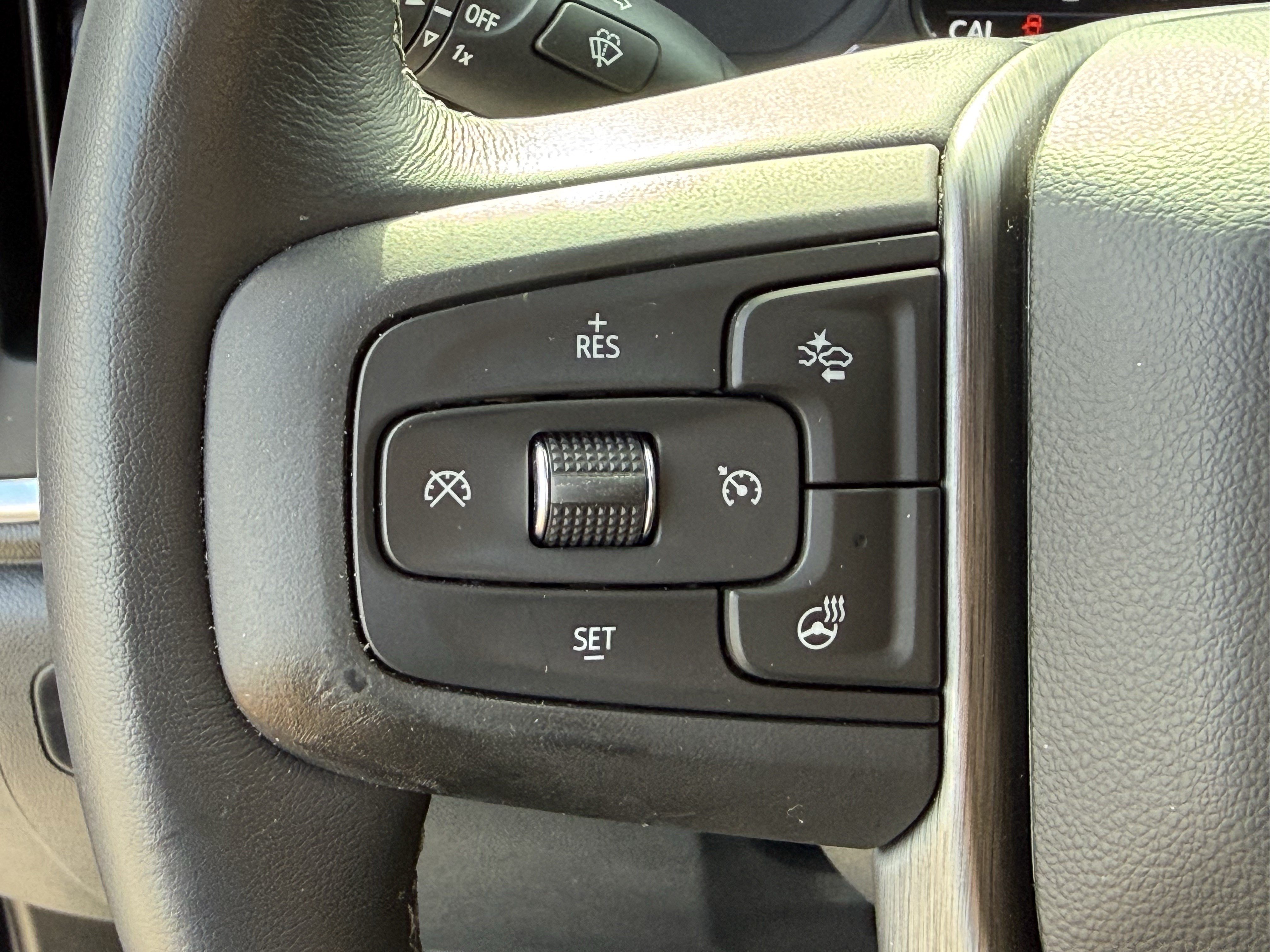 Used 2021 GMC Sierra 2500 Denali w/ Denali Black Diamond Edition AWD/4WD image 16