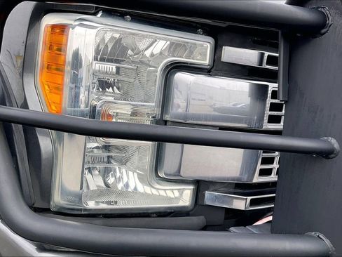 Used 2017 Ford F250 Lariat w/ Lariat Value Package image 27