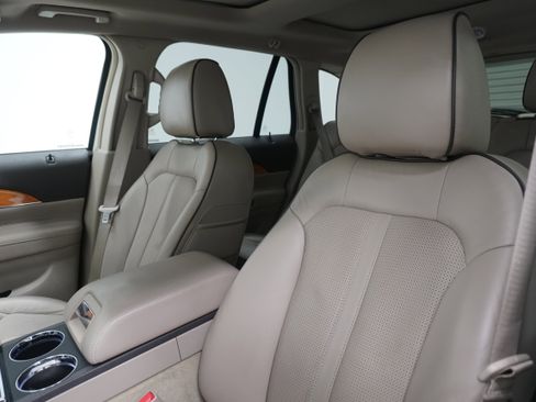 Used 2014 Lincoln MKX FWD w/ Equipment Group 102A image 11