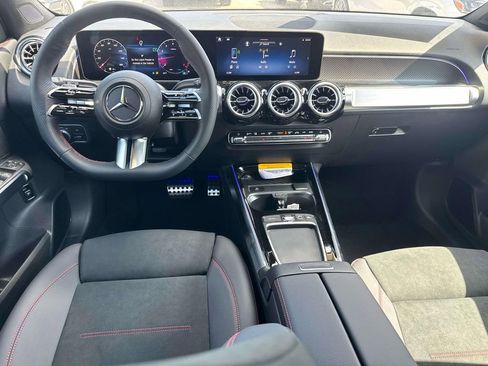 New 2026 Mercedes-Benz GLB 250 image 8