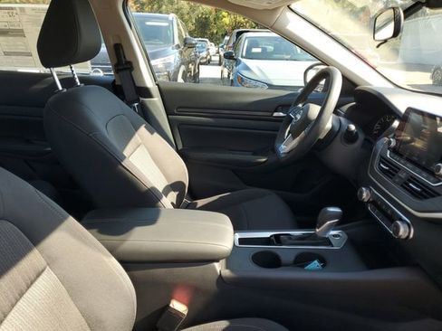 New 2025 Nissan Altima 2.5 SV image 30