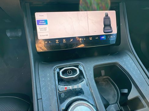 Used 2024 Jeep Wagoneer Launch Edition image 32