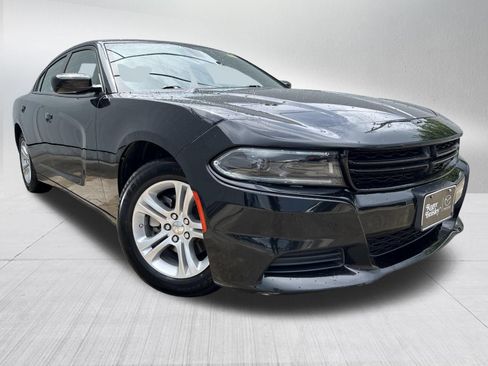 Used 2023 Dodge Charger SXT RWD image 3