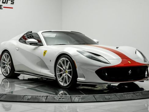 Used 2022 Ferrari 812 GTS RWD image 4