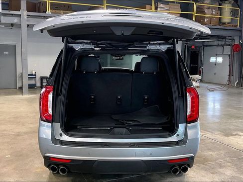 Used 2024 GMC Yukon Denali AWD/4WD image 5