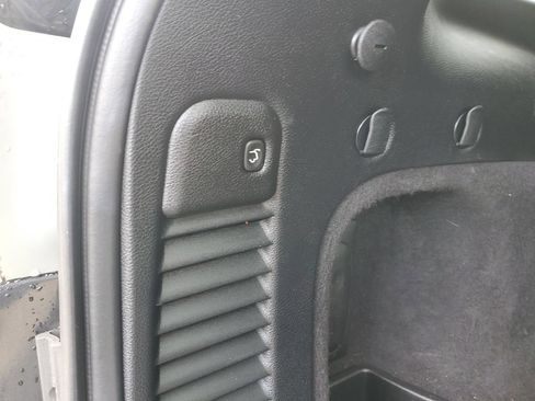 Used 2017 Jeep Grand Cherokee Limited AWD/4WD image 9