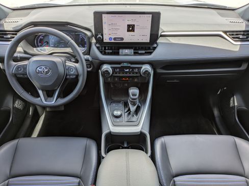 Used 2023 Toyota RAV4 XSE AWD/4WD image 15