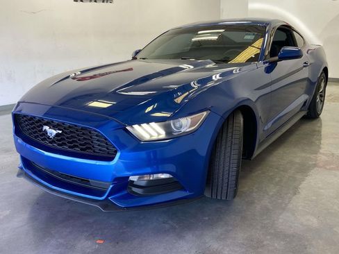 Used 2017 Ford Mustang Coupe image 7