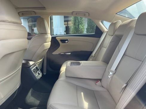 Used 2018 Toyota Avalon Limited FWD image 11