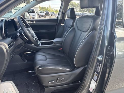 Used 2025 Hyundai Palisade SEL FWD image 16