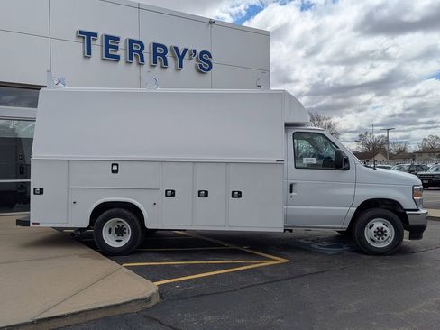 New 2025 Ford E-350 and Econoline 350 Super Duty w/ Power Equipment Group image 3