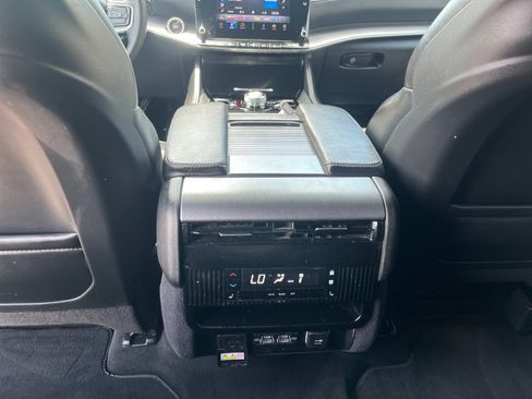 Used 2023 Jeep Wagoneer Series II w/ Convenience Group I AWD/4WD image 36