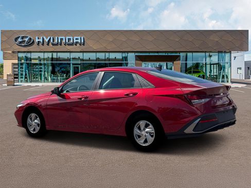 New 2026 Hyundai Elantra SE image 4