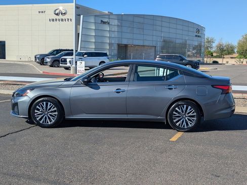 Certified 2024 Nissan Altima 2.5 SV image 3