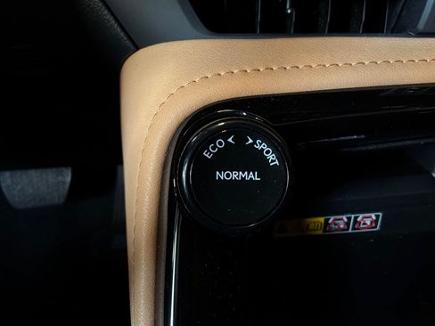 Used 2025 Lexus NX 250 FWD w/ Accessory Package (K3) image 32