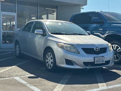 Used 2010 Toyota Corolla LE w/ All Weather Guard Pkg FWD image 2
