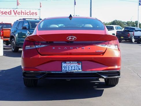 Used 2021 Hyundai Elantra Limited image 8