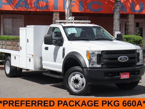 Used 2017 Ford F550 2WD Regular Cab Super Duty image 2