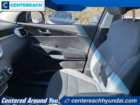 Used 2016 Kia Sorento LX w/ LX Convenience Package image 83