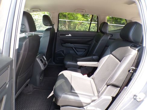 Used 2019 Volkswagen Atlas SE w/ Towing Package FWD image 18