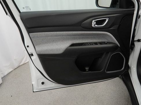 New 2026 Jeep Compass Latitude image 27