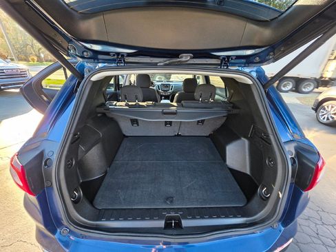 Used 2020 Chevrolet Equinox LT w/ Driver Convenience Package image 9