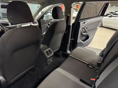 Used 2019 Volkswagen Tiguan S FWD image 41